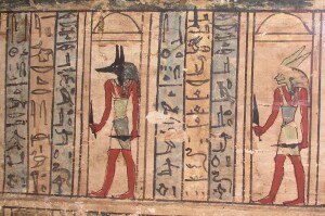 Sidevegg på en Egyptisk sarkofag. (Foto: Frode Storaas)